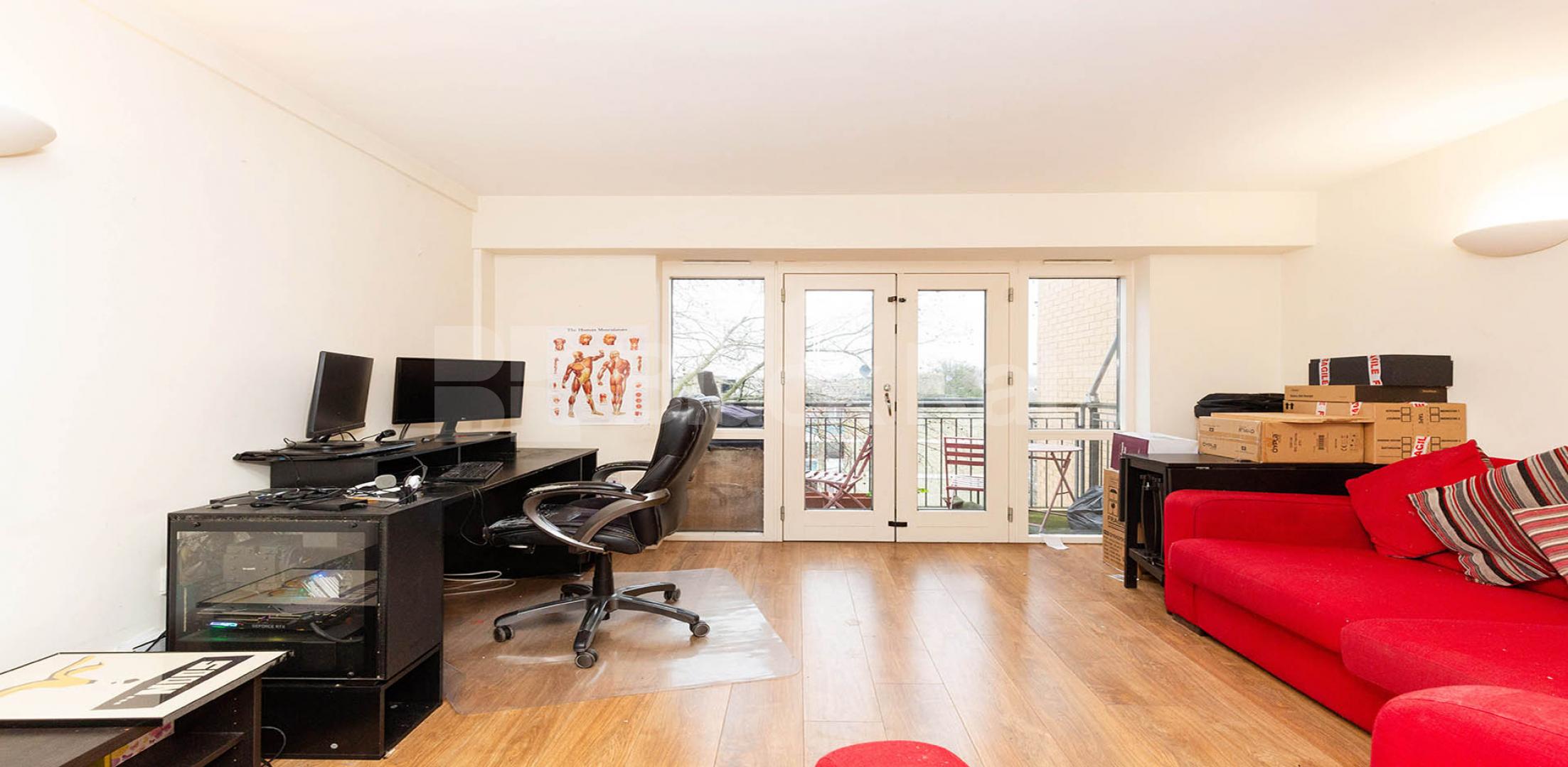 			Balcony Property, 1 Bedroom, 1 bath, 1 reception Apartment			 Stepney Way, Whitechapel/Stepney Green